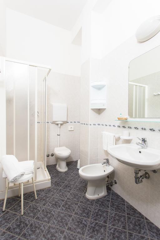 Hotel Residence Des Bains Чезенатіко Номер фото